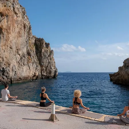 Kalypso Cretan Village & 4* 플라키아스